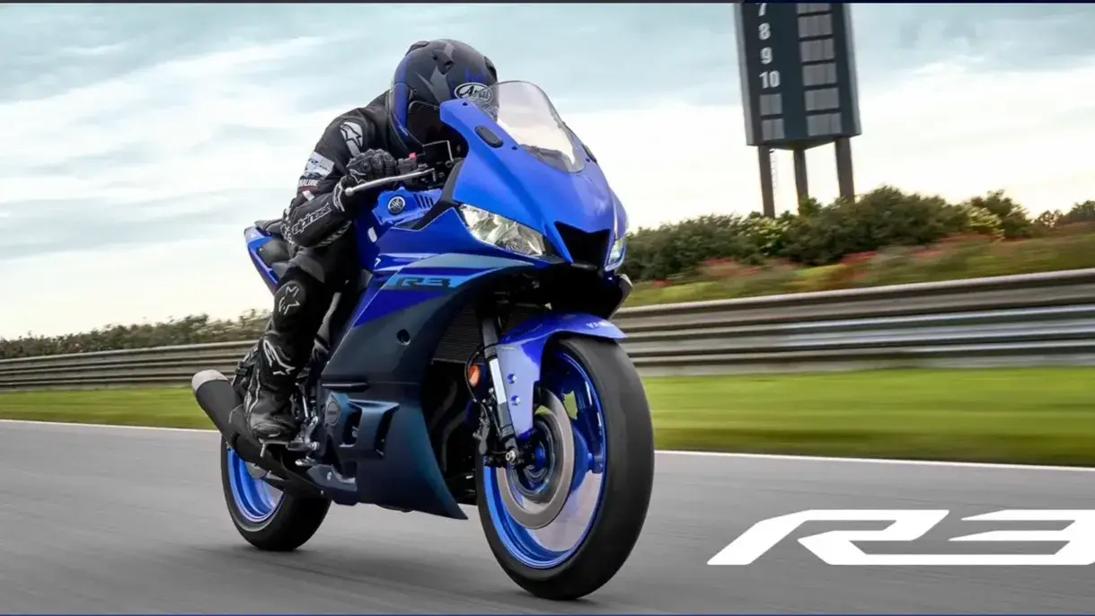 Yamaha's eyes bigger pie of India's premium motorcycle segment with new superbikes Yamaha