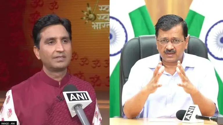 Kumar Vishwas warns AAP, says 'Don't fight with me otherwise I'll expose more' Kumar Vishwas, Kejriwal