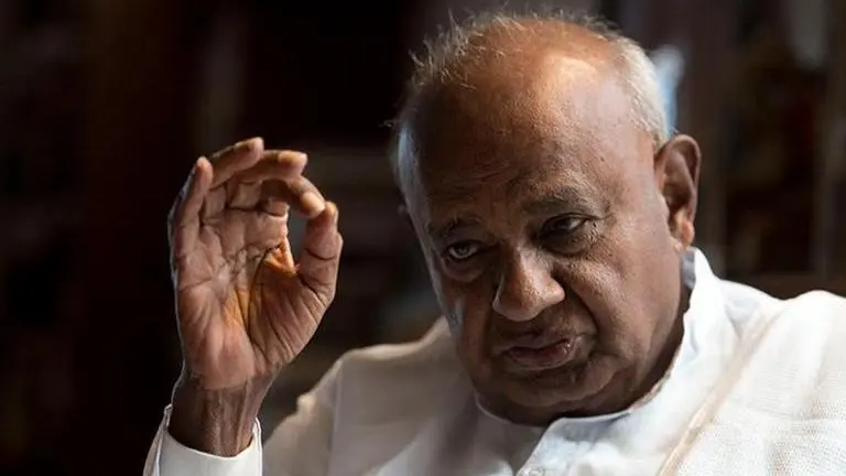 Karnataka: JDS sends mixed signals, Cong ready to join hands after bypolls Karnataka