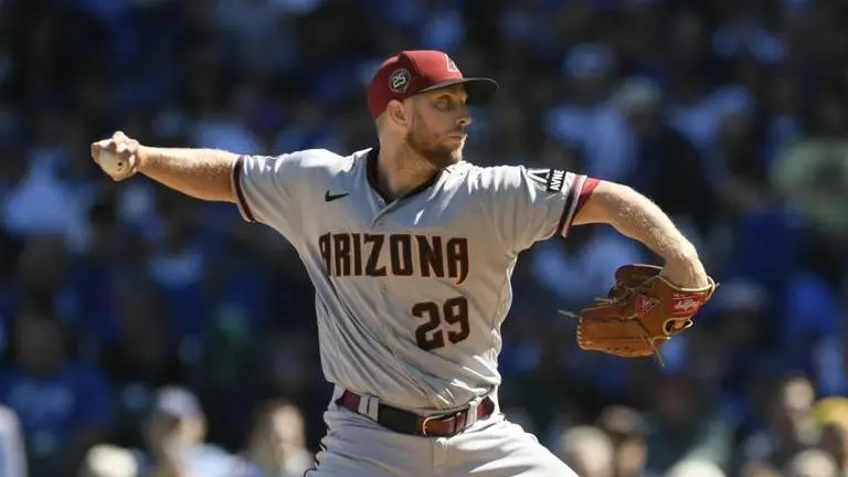 Tommy Pham hits 10th-inning RBI single as streaking Diamondbacks beat Cubs 3-2 Merrill Kelly