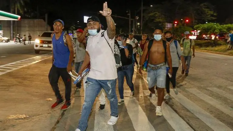 Migrants set out from Honduras amid pandemic