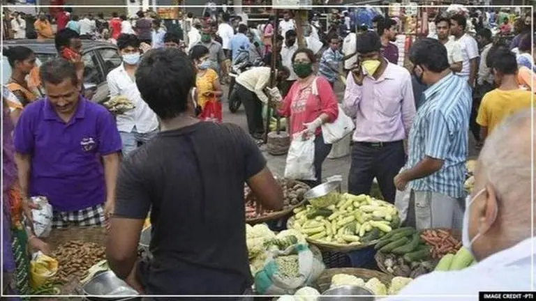 Amid COVID-19 lockdown, Maharashtra govt allows sale of mangoes and fishes COVID-19