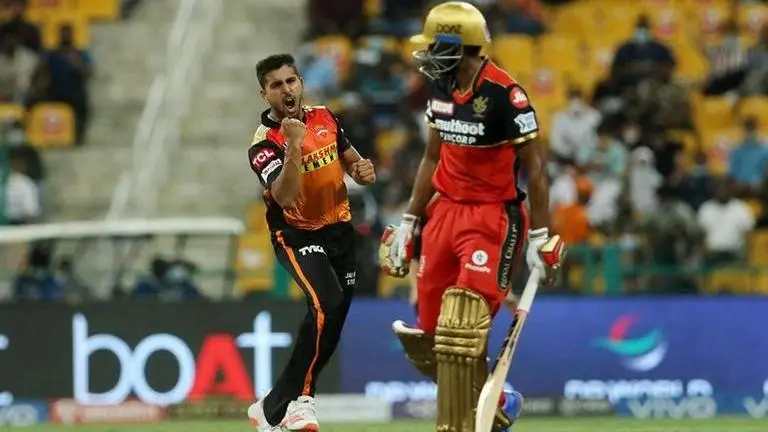 J&K pacer Umran Malik credits THIS former Indian star player for sensational rise in IPL IPL 2021, Umran Malik, Sunrisers Hyderabad, Irfan Pathan, IPL, T20 World Cup, IPL playoffs, Jammu & Kashmir pacer Umran Malik, kashmir bowler in IPL