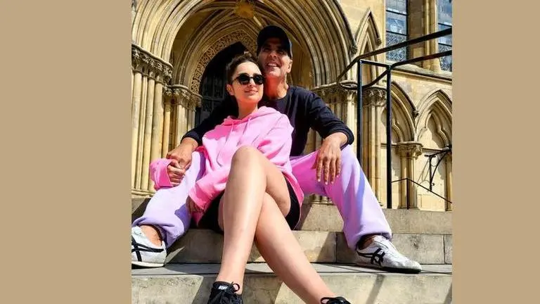 Parineeti Chopra reunites with 'Kesari' co-star Akshay Kumar for new project; 'We're back' Parineeti Chopra, akshay kumar