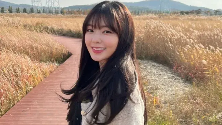 Red Velvet's Irene allegedly gets injured during an airport mob incident | Viral Video Irene