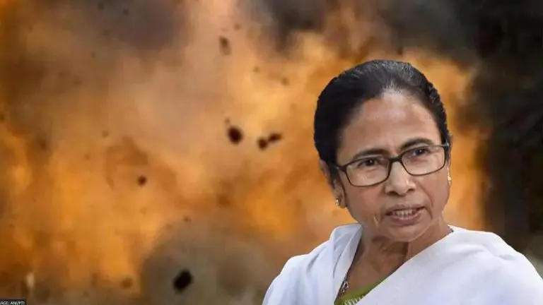 'I bow my head down': Mamata Banerjee apologises for Egra blast West Bengal CM Mamata Banerjee/ Blast (Representative)