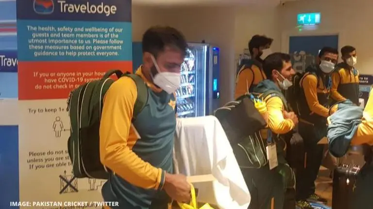 Pakistan team stay in 3-star hotels in England, players eat on the floor: Report Pakistan