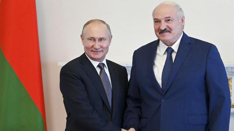 Russia And Belarus Discuss Closer Military, Economic Ties | Republic World