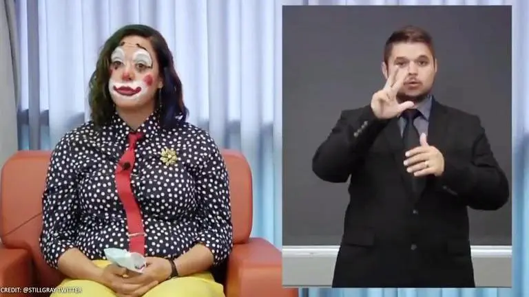 'Led by fools': US health official dresses up as clown while announcing COVID-19 deaths US health official dresses up as clown while announcing COVID-19 deaths