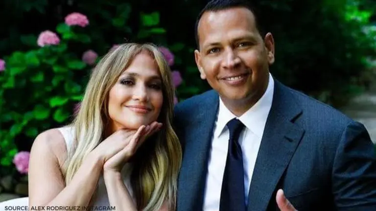 Alex Rodriguez and Jennifer Lopez pose for family photo for Thanksgiving 2020 Alex Rodriguez