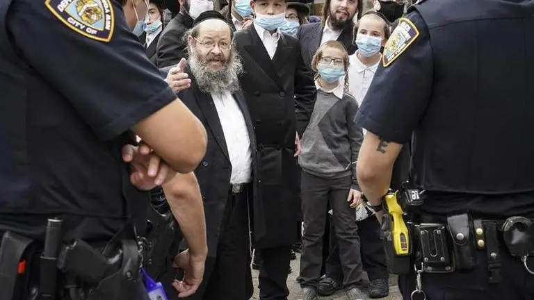 Ultra-Orthodox Jews block main junction in Jerusalem