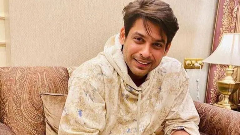 'Bigg Boss' contestant Sidharth & others who blessed us with fun music videos Bigg Boss contestants' most loved music video