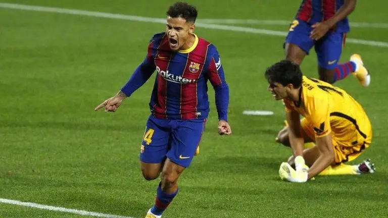 Barcelona’s Coutinho out for 3 months after knee surgery
