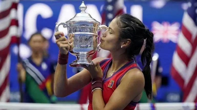 Qualifier Emma Raducanu makes history after beating Leylah Fernandez to win US Open 2021 Emma Raducanu