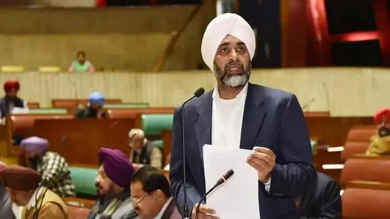 SAD joins protest outside Punjab FM's residence, ahead of budget presentation in Assembly SAD