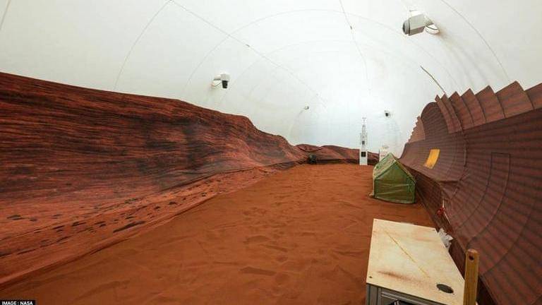 Nasa opens doors for media to explore mars through simulated 3d-printed habitat