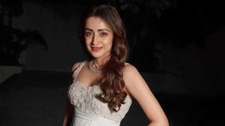 PS-I love you: Trisha Krishnan shares throwback picture from sets of Ponniyin Selvan Trisha Krishnan