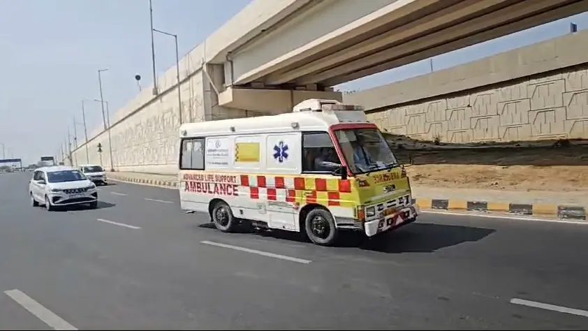 To ensure smooth and fast transportation of the ambulance carrying the organ, around 35 traffic police personnel were deployed on the dedicated green corridor.