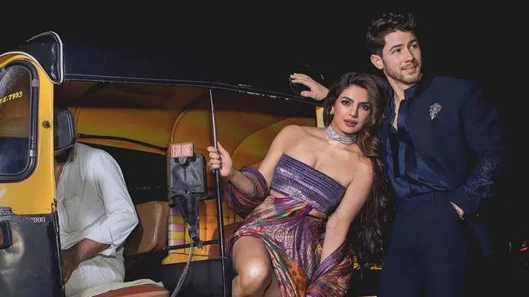 Priyanka Chopra cheers for Nick Jonas at UK concert, shares cute mirror selfie Priyanka Chopra