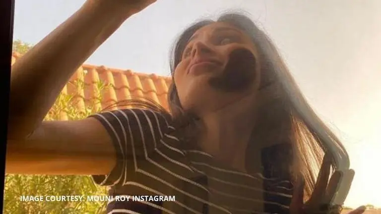 Mouni Roy's 'photocopies' are being taken in her latest quirky post; see pics Mouni Roy