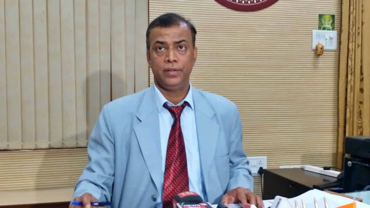 BSEB Chairman Anand Kishor releasing Bihar Board Results