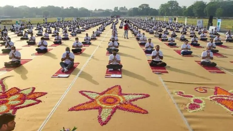Army to observe yoga day at over 100 locations along borders, to form 'Bharatmala' Yoga
