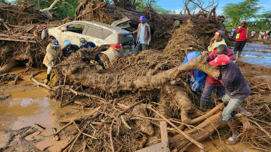 The collapse of the dam in western Kenya led to a major road being blocked. 