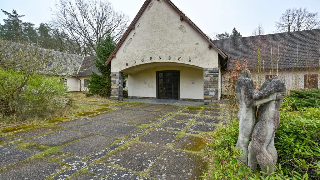 Germany Offering Up Nazi Propaganda Minister Joseph Goebbels' Villa for Free to Avoid Demolition The German government is offering the massive estate to anyone who can foot its equally sizable maintenance fee.