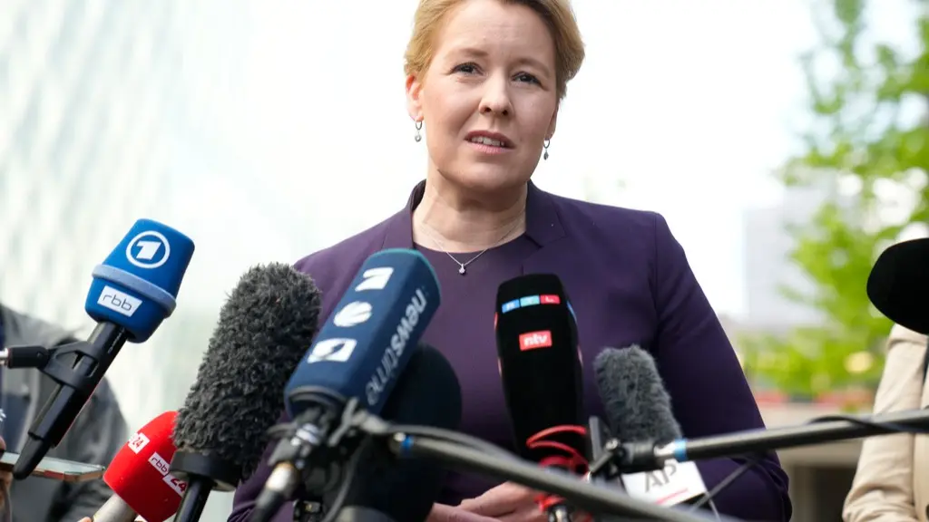 Former Berlin Mayor Attacked in Latest Instance of 'Political Violence' in Germany Former Berlin mayor and top economic advisor Franziska Giffey was assaulted by an unidentified indiviudal at a Berlin Library event.