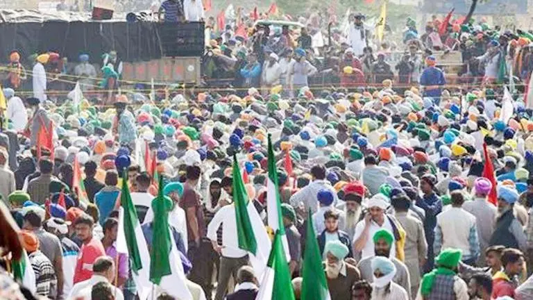 Haryana: Mobile internet services restored in Karnal; farmers continue to protest Haryana