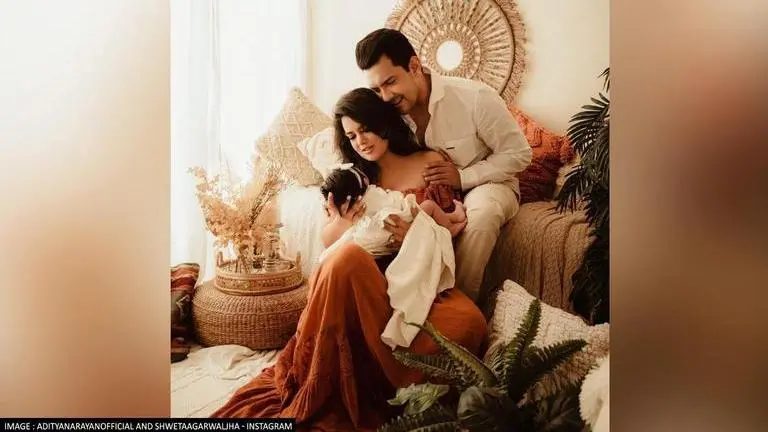 Aditya Narayan shares beautiful family portrait as his daughter Tvisha turns 2 months old aditya narayan, Shweta, tvisha