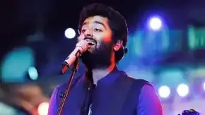 Arijit Singh says Rahman started using auto-tune in a 'subte' way to make singers sound 'beautiful' Arijit Singh, Arijit Singh fan