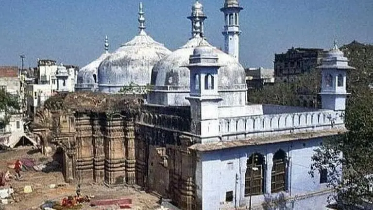 Gyanvapi case moves Supreme Court again, Muslim parties demand early hearing Contentious Gyanvapi structure premise.