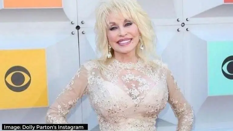 Dolly Parton reveals she sleeps with her makeup on, shares hilarious reason Dolly Parton