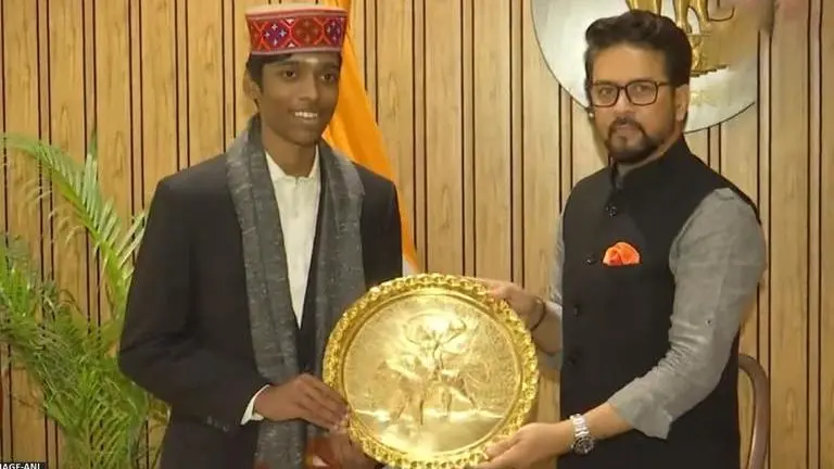 Union sports minister Anurag Thakur felicitates chess prodigy R Praggnanandhaa - WATCH Union sports minister Anurag Thakur facilitates chess prodigy R Praggnanandhaa - WATCH