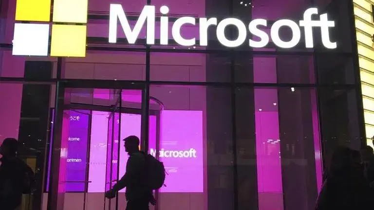 Microsoft invests $10 billion in ChatGPT creator OpenAI to develop 'powerful' AI system Microsoft