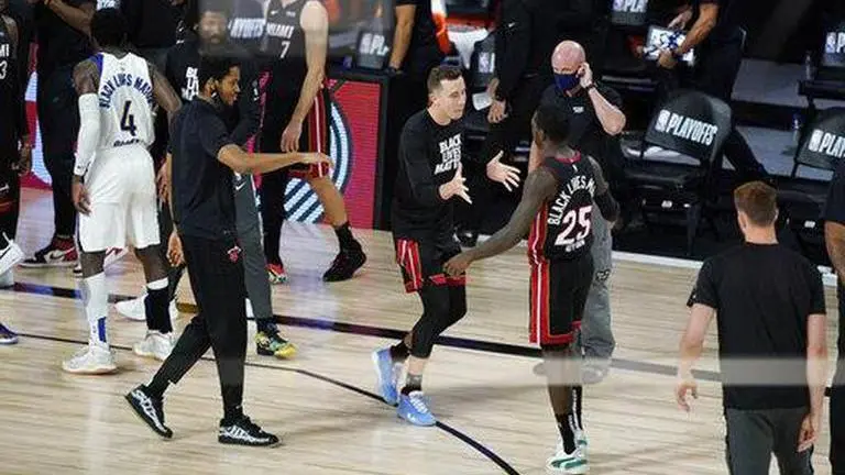 Pacers re-sign Justin Holiday, keeping brother duo in tact Pacers re-sign Justin Holiday, keeping brother duo in tact