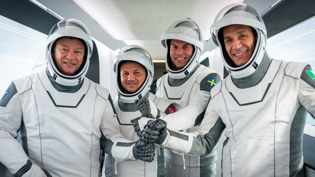 SpaceX to launch four Axiom Space astronauts to the ISS on Ja SpaceX