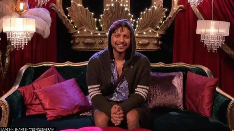 Bigg Boss 15: Nishant Bhat walks out with Rs 10 lakh, Karan, Tejasswi & more reach top 4 Bigg boss 15