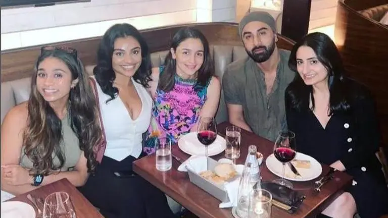 Ranbir Kapoor, Alia Bhatt vacation in New York City after the actress' National Award win Ranbir Kapoor