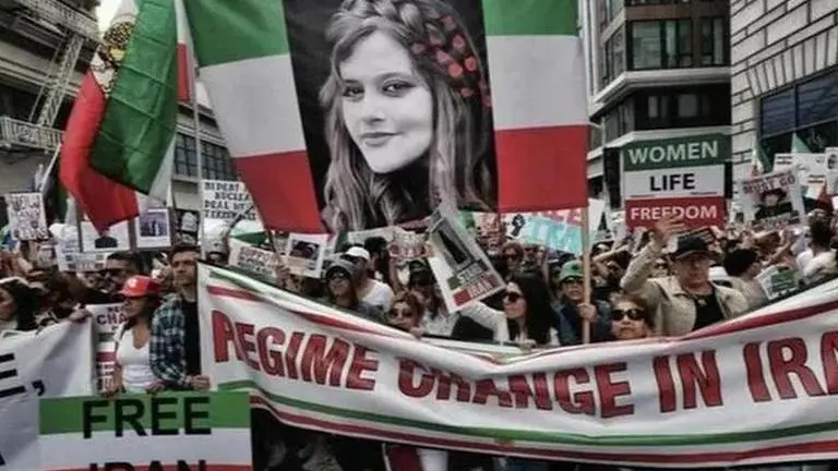 Iranians protest outside UN office in Chile Chile