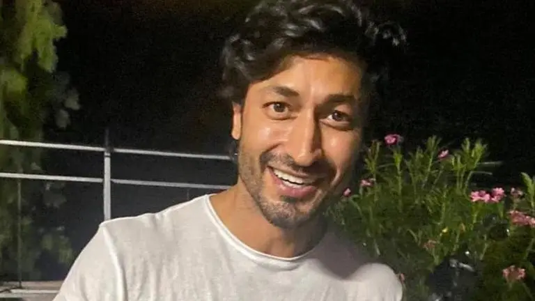 'This cake is for you': Vidyut Jammwal shares video to thank fans for birthday wishes Vidyut Jammwal celebrates 'Jammwalions' birthday with a beautiful video message; See Here