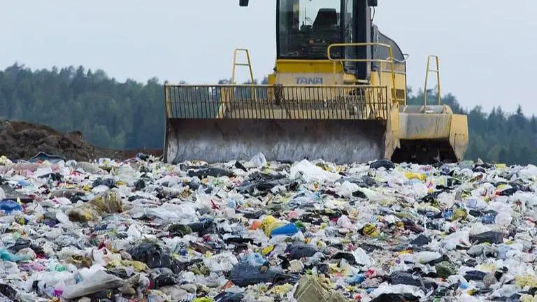 Pune woman accidently dumps purse with jewelry worth crores in garbage, retrieves it later Pune woman accidently throws purse with jewellery in garbage, retrieves it later