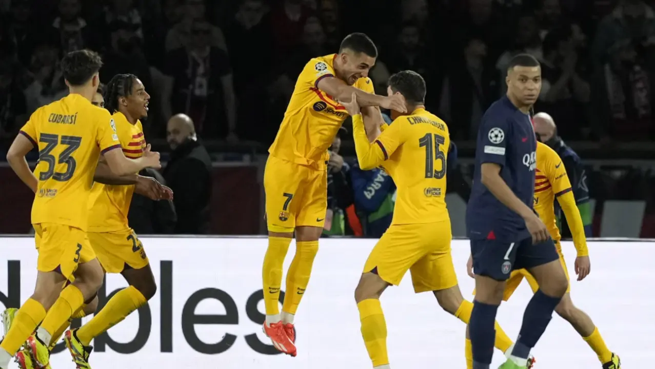 FC Barcelona vs PSG Live Streaming: How to watch UCL quarter-finals in India, UK, US & AUS? FC Barcelona players celebrate vs PSG in first leg of champions league quarterfinal clash at Parc des Princes