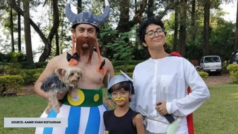 Aamir Khan striking his trademark pose with son Azad is pure father-son goals, see pic Aamir Khan