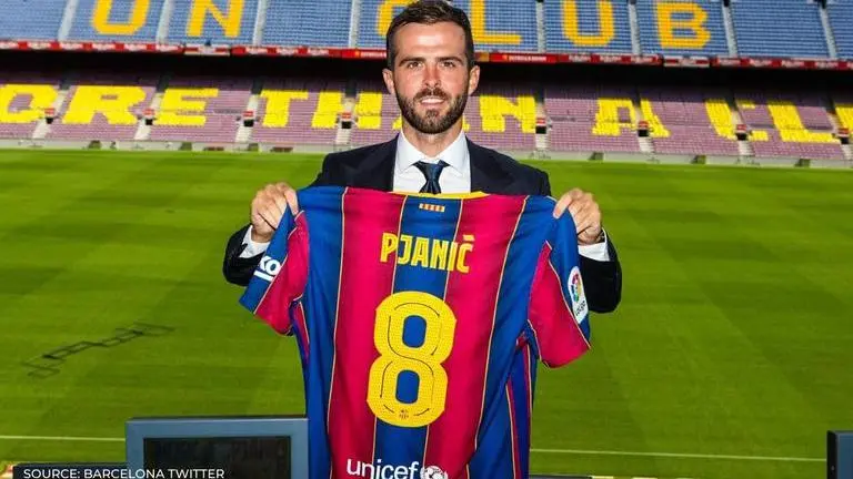 Barcelona unveil Miralem Pjanic as Bosnian midfielder gets iconic No. 8 jersey barcelona