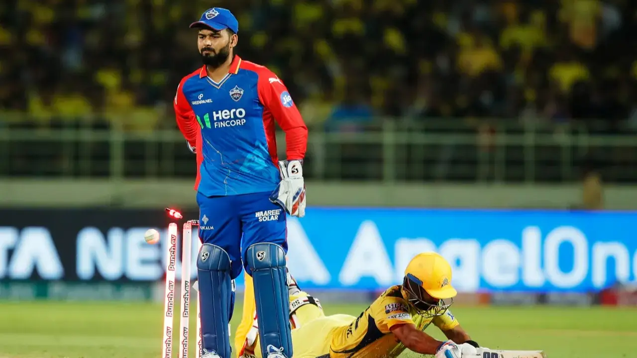धोनी की टीम CSK को हराने के बाद ऋषभ पंत को मिली बड़ी सजा! लगा 12 लाख का जुर्माना; जानें वजह Rishabh Pant