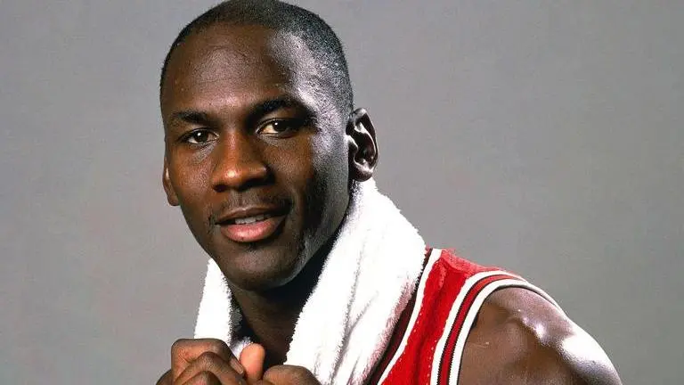 Michael Jordan's '89 letter up for auction was a love letter to then-actress Amy Hunter Michael Jordan
