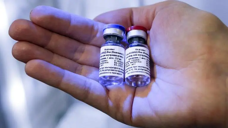 Russia's vaccine roll-out draws wary response