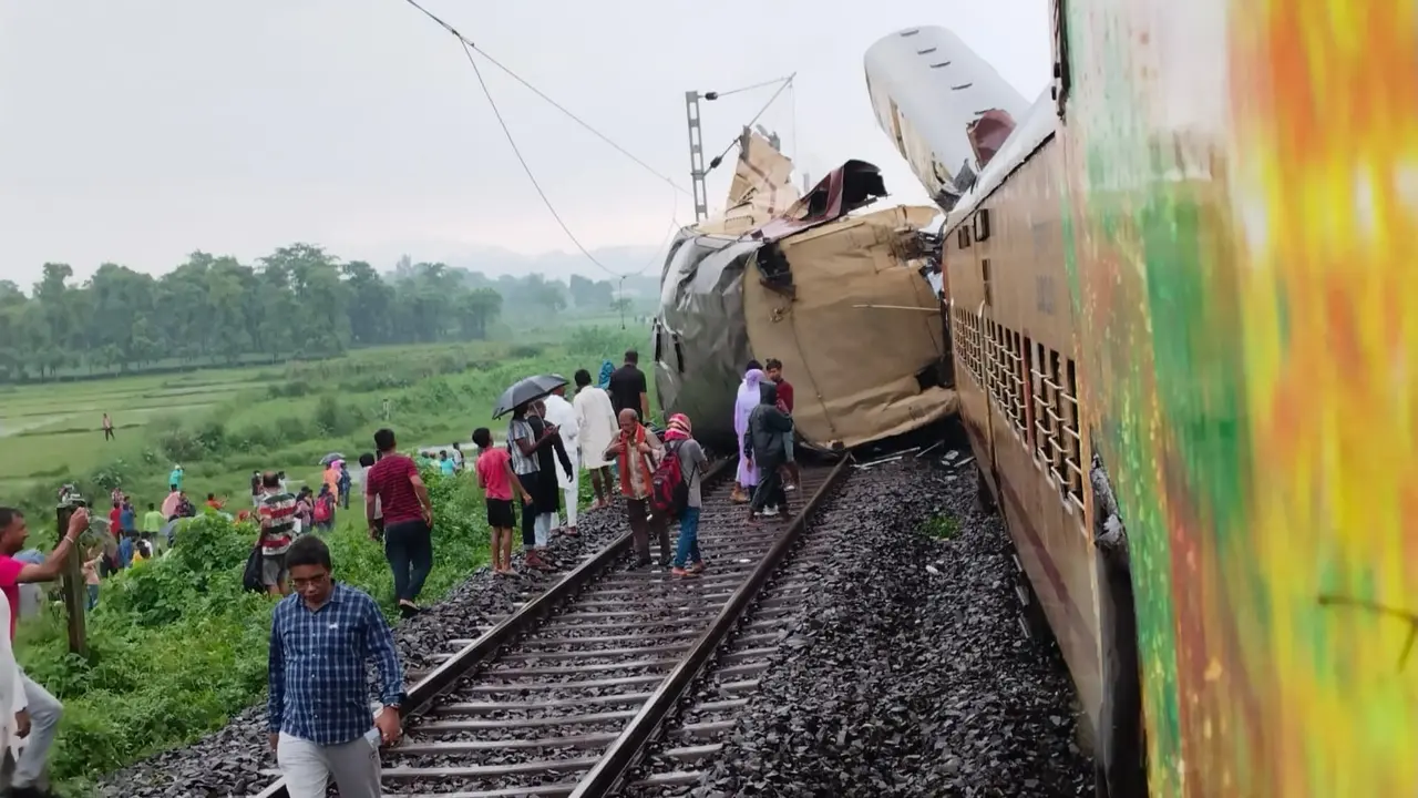 What Led to Collision Between Kanchanjunga Express and Freight Train In Bengal | Key Details What Led to the Collision Between Kanchanjunga Express and Freight Train In Bengal | Key Details
